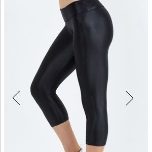 Koral - LUSTROUS CAPRI